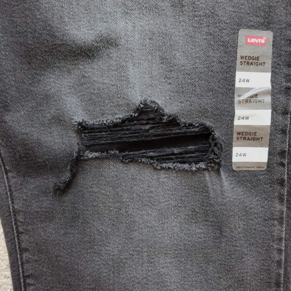 NWT 24W Levi's Wedgie Straight Distressed Jeans - Picture 8 of 14
